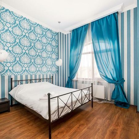 Stylish Apartment With A Balcony Overlooking The Park Одеса Екстер'єр фото