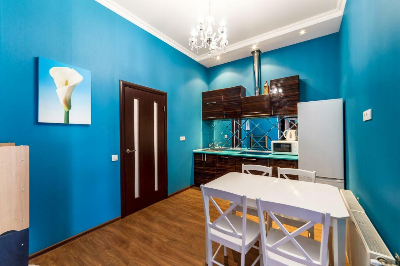 Stylish Apartment With A Balcony Overlooking The Park Одеса Екстер'єр фото