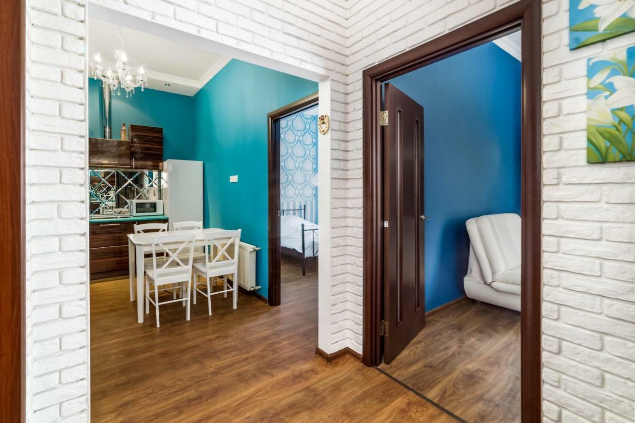 Stylish Apartment With A Balcony Overlooking The Park Одеса Екстер'єр фото