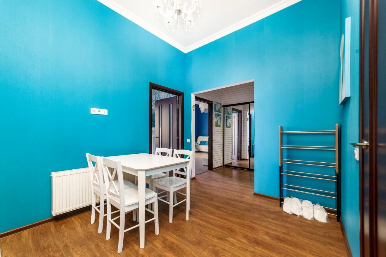 Stylish Apartment With A Balcony Overlooking The Park Одеса Екстер'єр фото