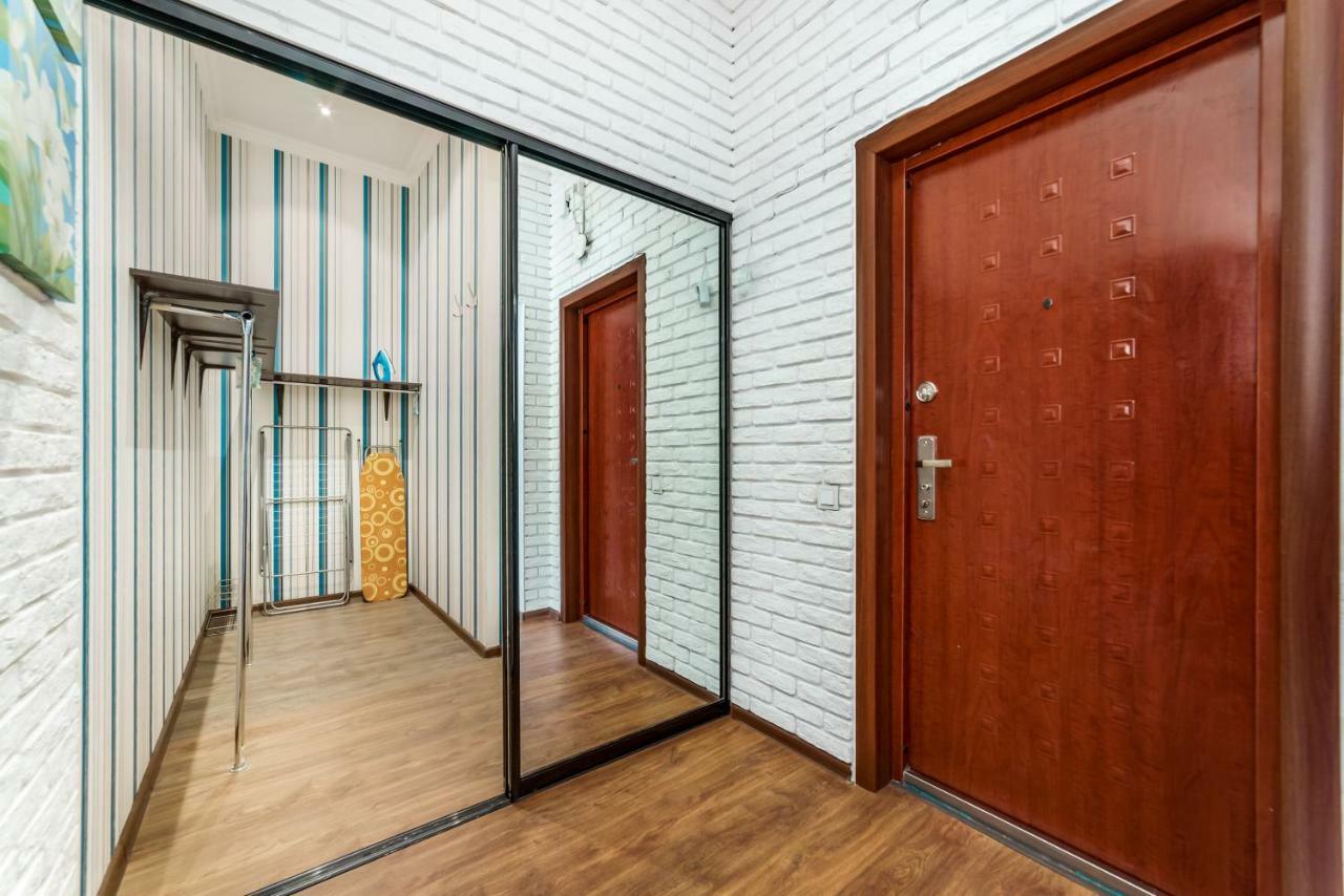 Stylish Apartment With A Balcony Overlooking The Park Одеса Екстер'єр фото