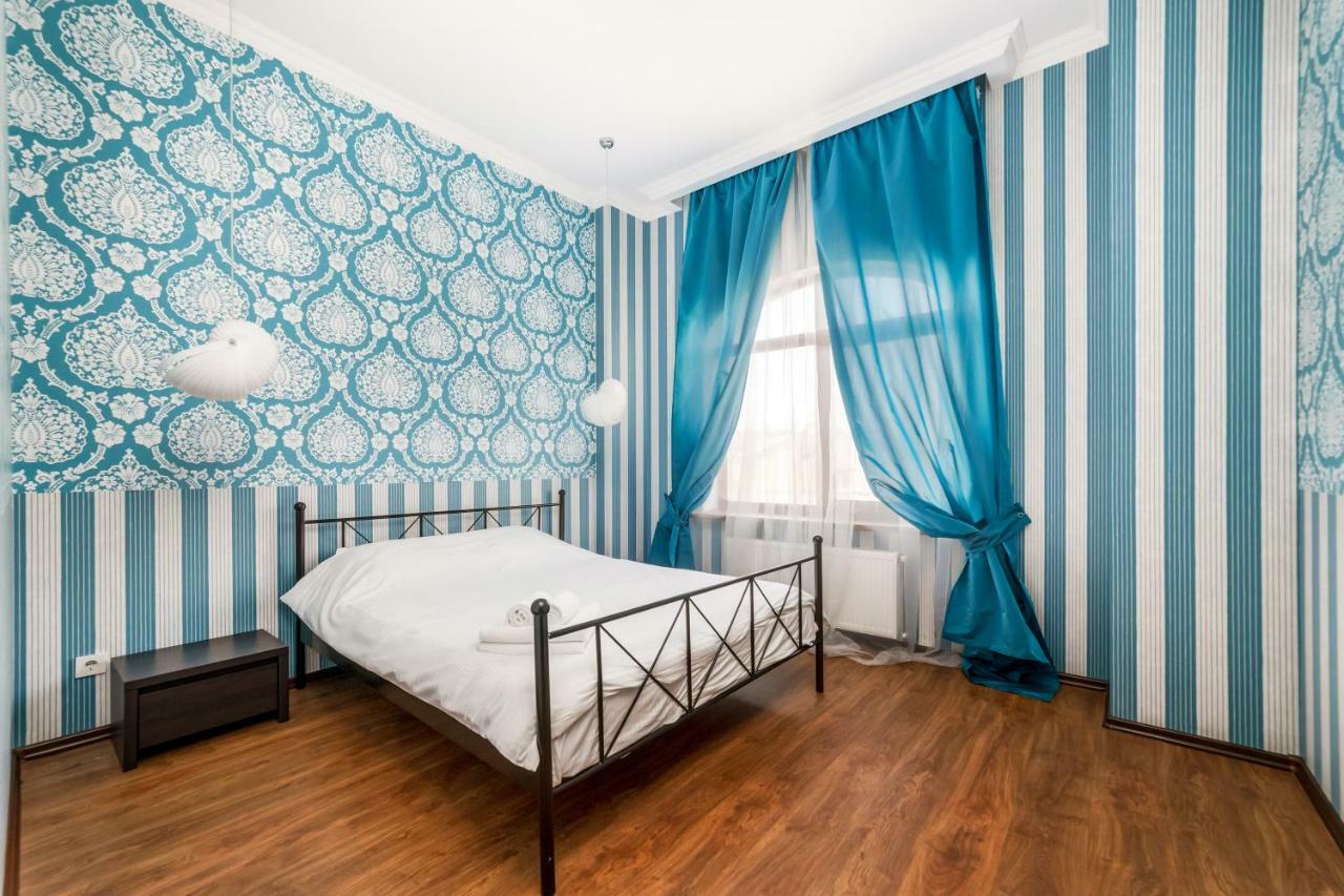 Stylish Apartment With A Balcony Overlooking The Park Одеса Екстер'єр фото